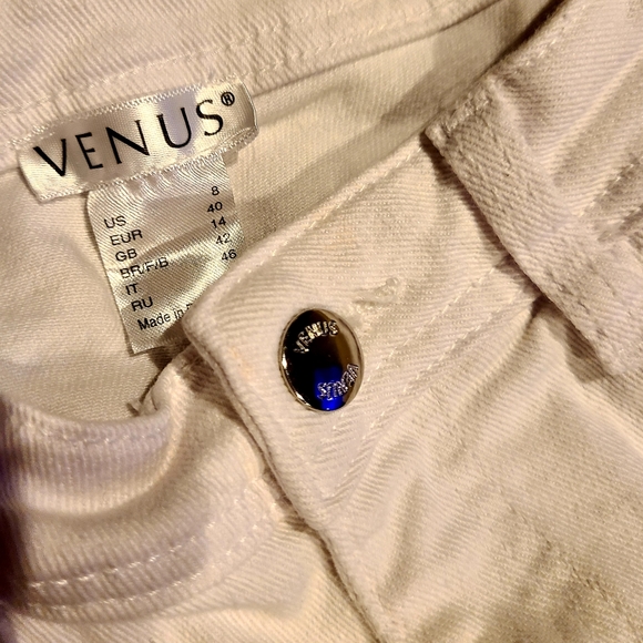 Jeans - Picture 2 of 3